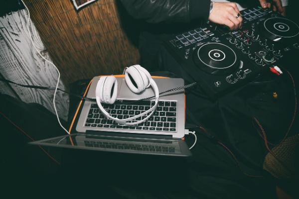 Speedy J: The Sound Architect of Techno